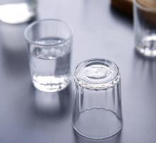 高清图片下的玻璃制品 凝固的艺术与光影的诗篇